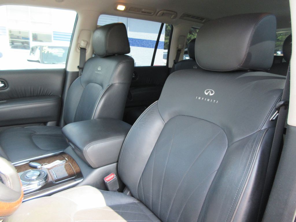 2014 INFINITI QX80 Image 11