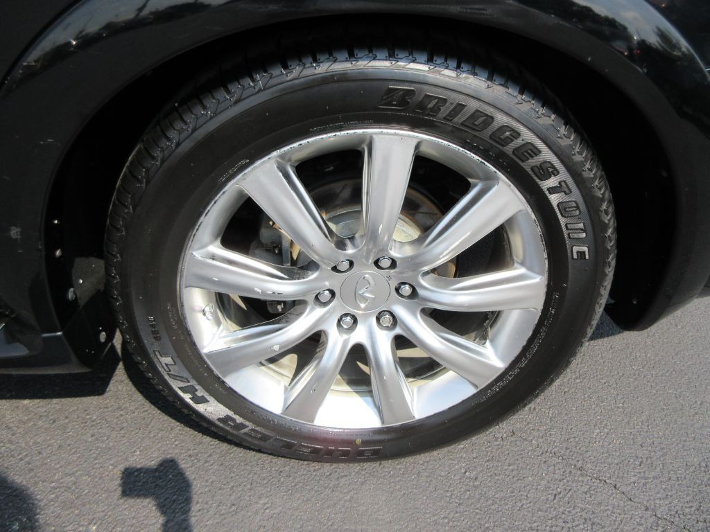2014 INFINITI QX80 Image 16