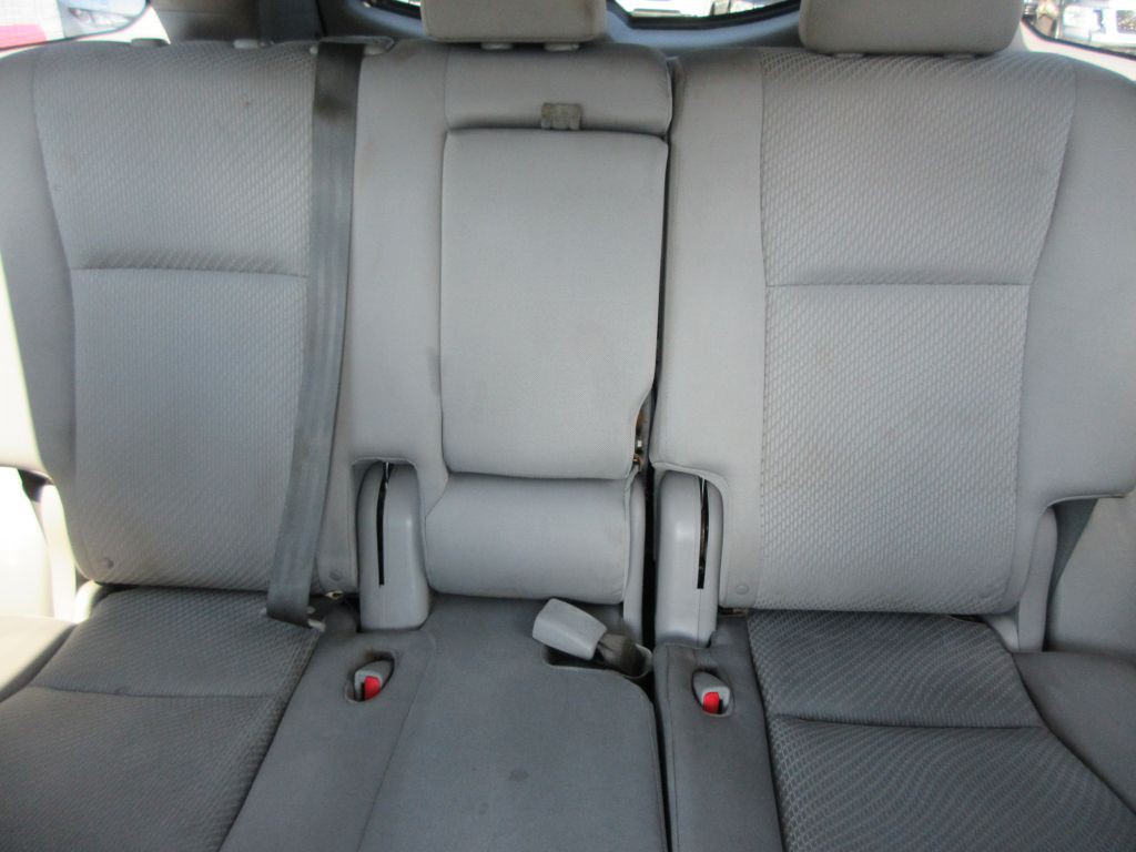 2016 Toyota Highlander Image 12