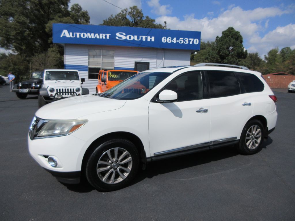 2016 Nissan Pathfinder Image 1