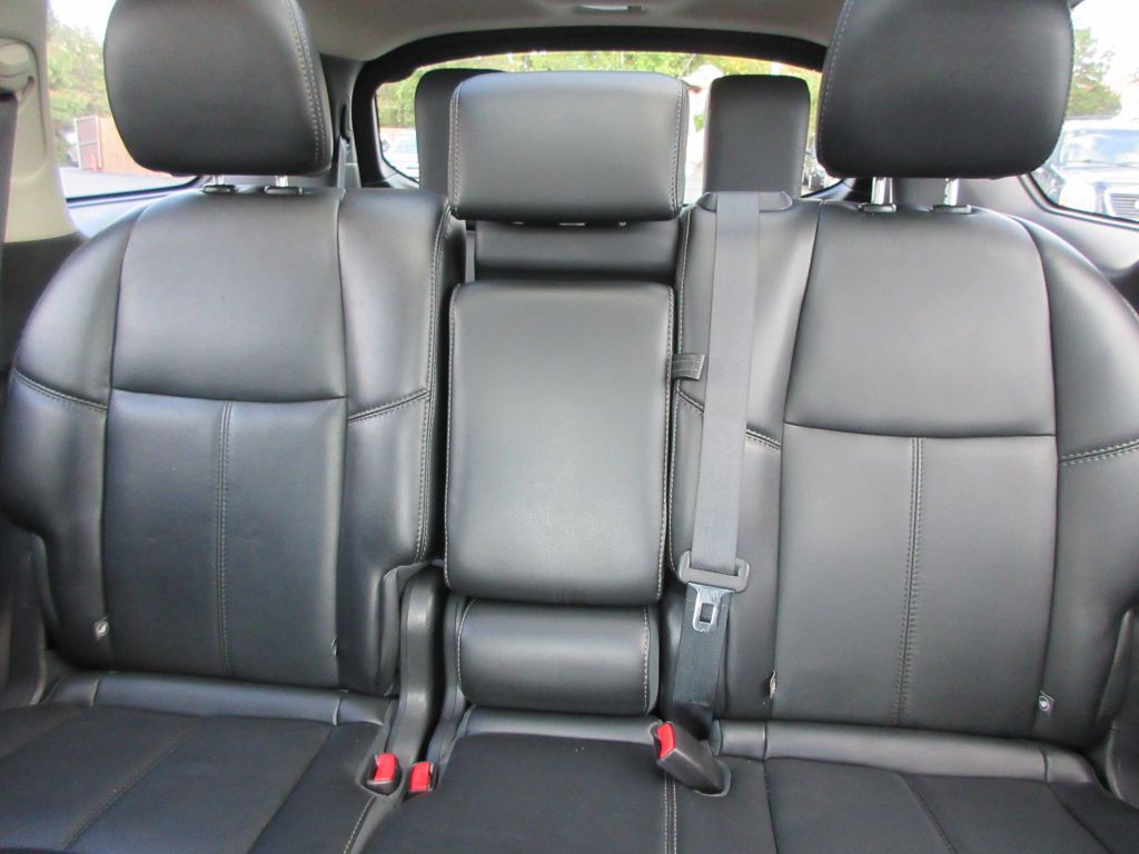 2016 Nissan Pathfinder Image 12