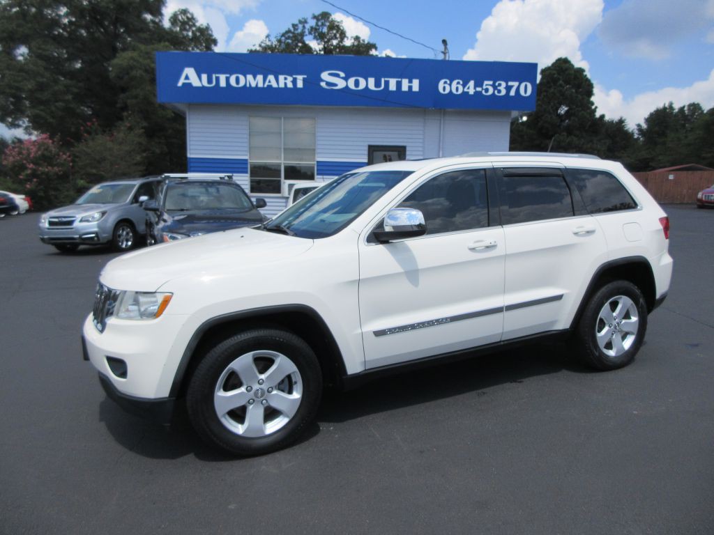 2011 Jeep Grand Cherokee Image 1