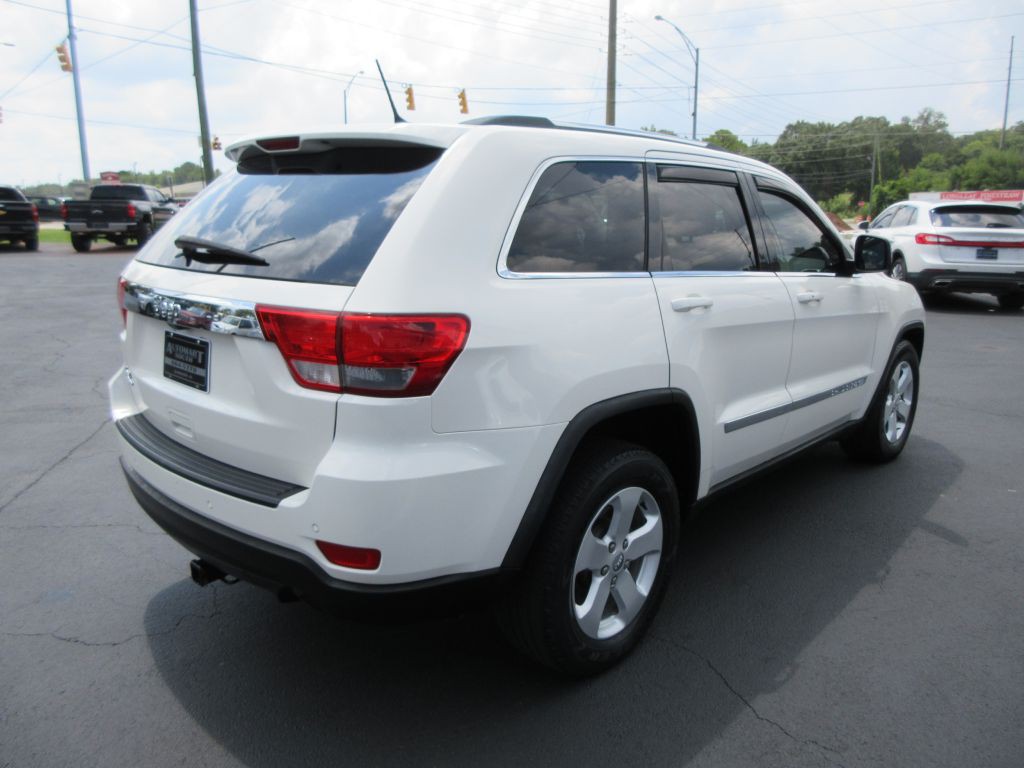 2011 Jeep Grand Cherokee Image 4