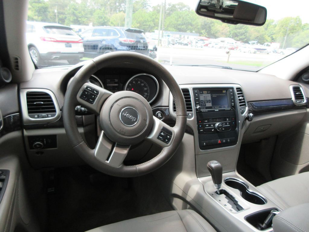 2011 Jeep Grand Cherokee Image 7