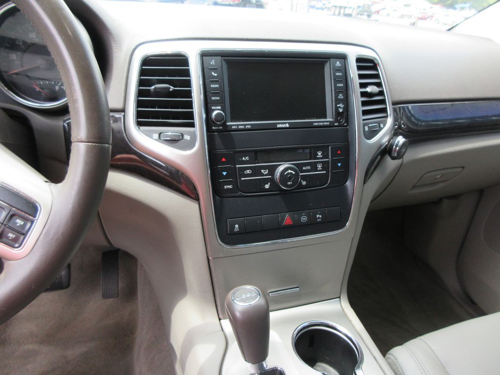 2011 Jeep Grand Cherokee Image 9