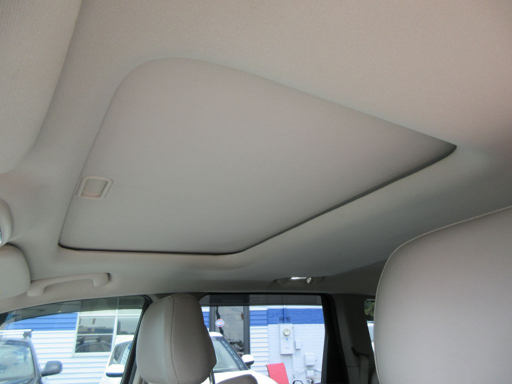 2011 Jeep Grand Cherokee Image 11