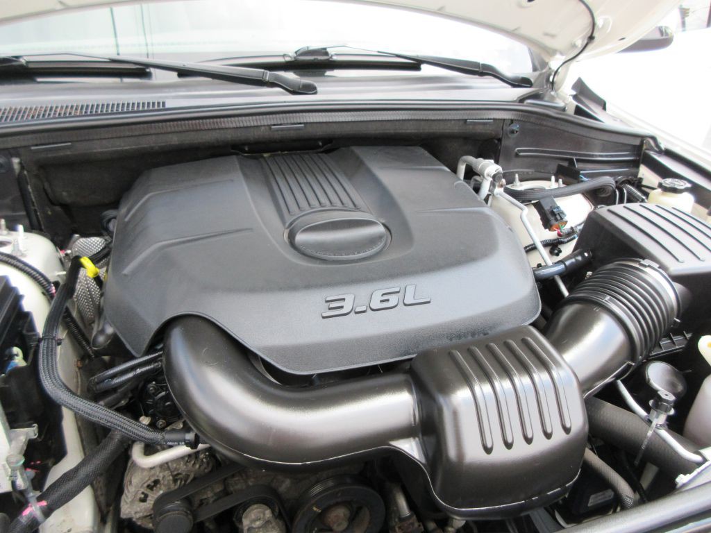 2011 Jeep Grand Cherokee Image 17