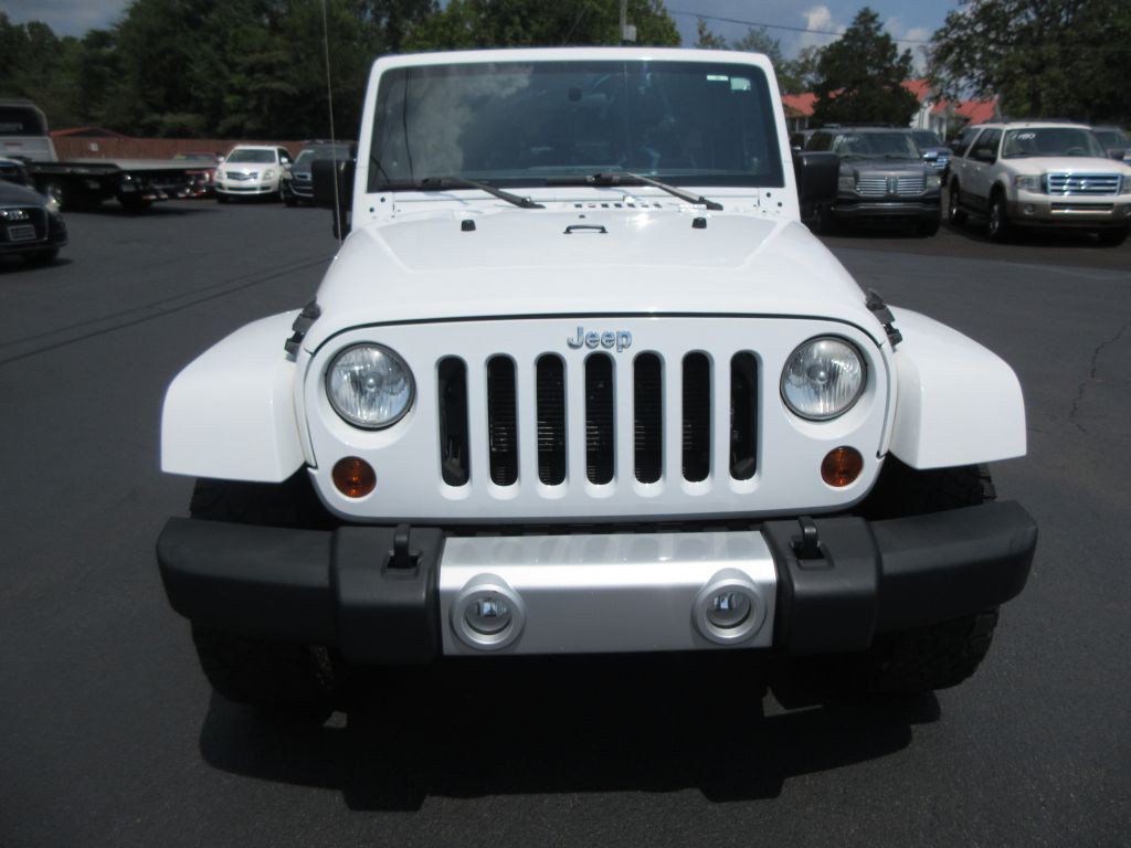 2012 Jeep Wrangler Unlimited Image 2