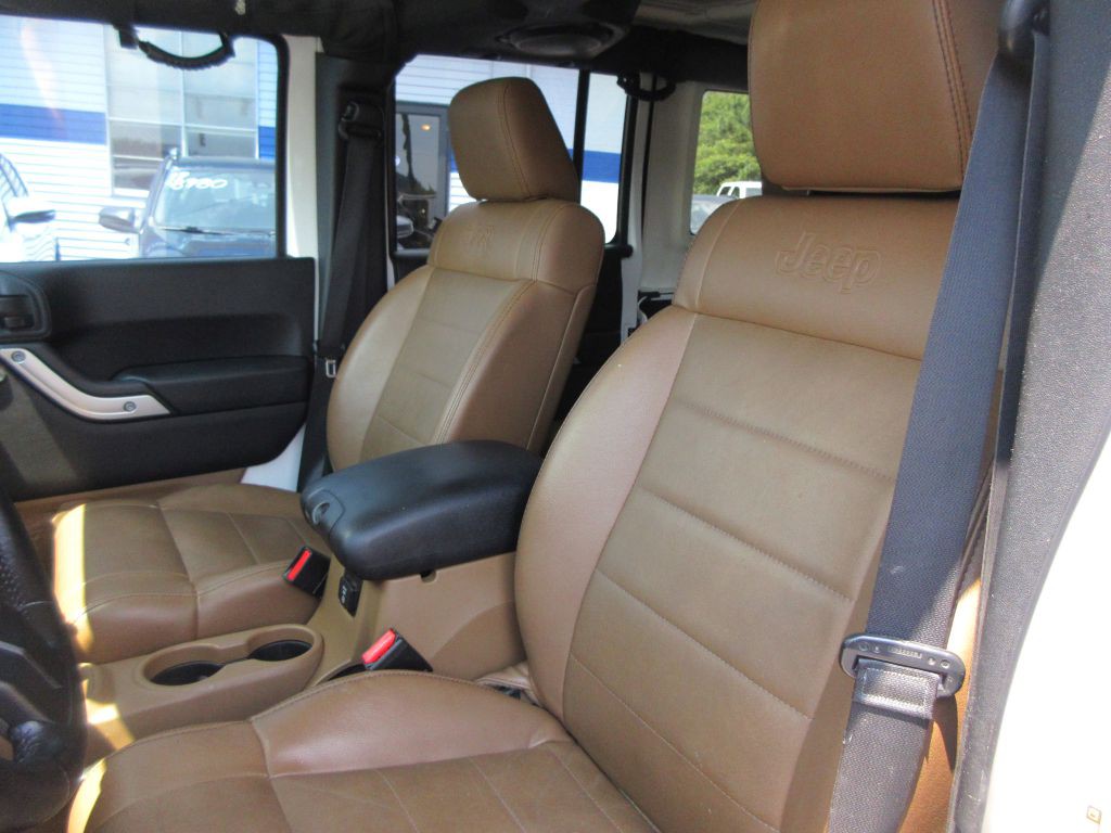 2012 Jeep Wrangler Unlimited Image 11