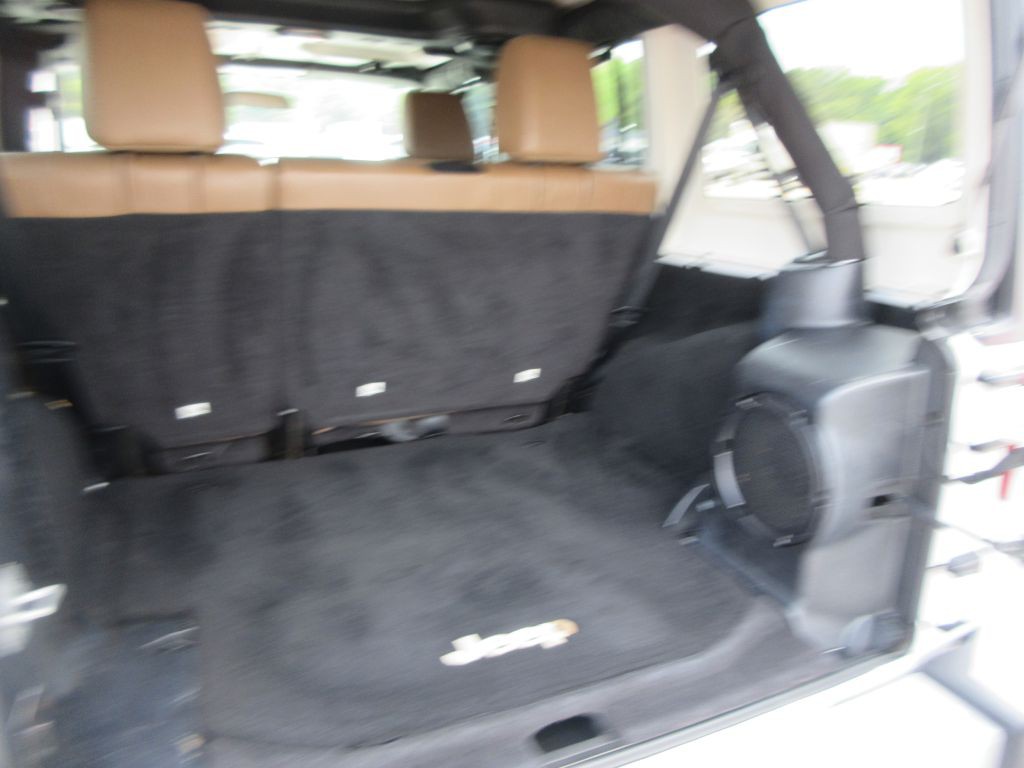 2012 Jeep Wrangler Unlimited Image 15