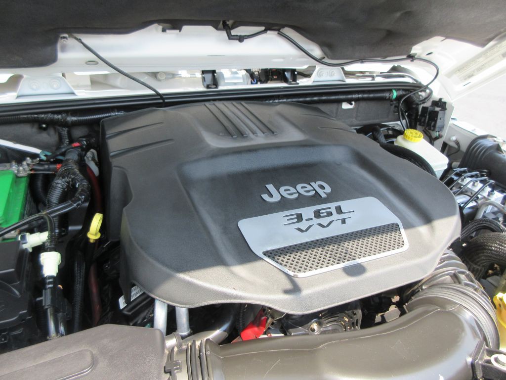 2012 Jeep Wrangler Unlimited Image 16