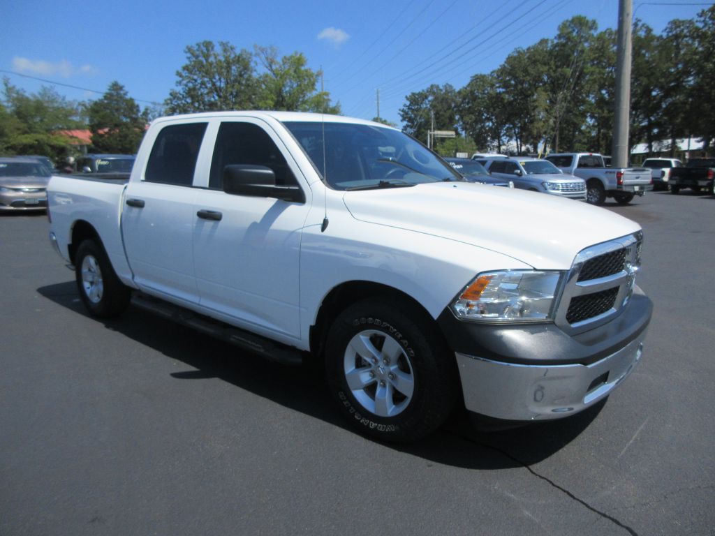 2018 RAM 1500 Image 3