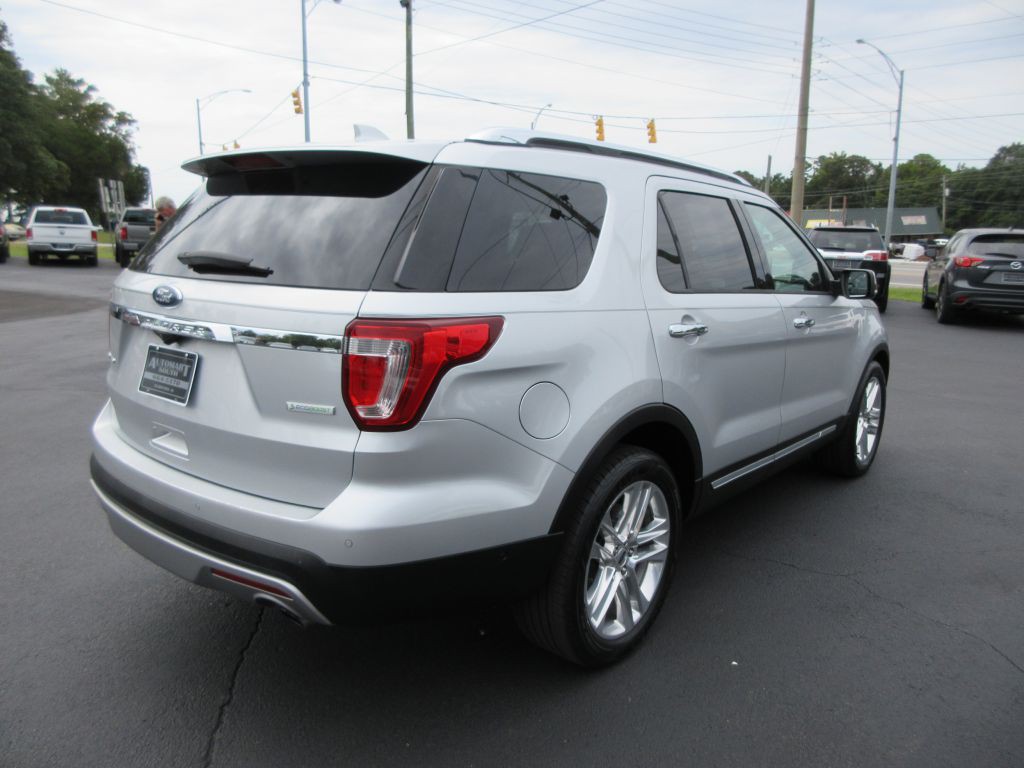 2017 Ford Explorer Image 4