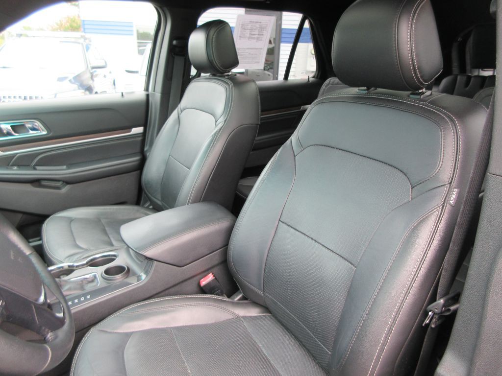 2017 Ford Explorer Image 12