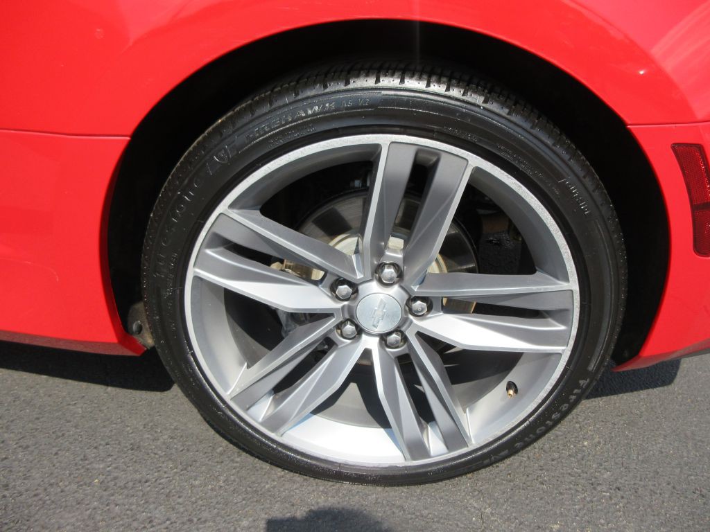 2017 Chevrolet Camaro Image 14