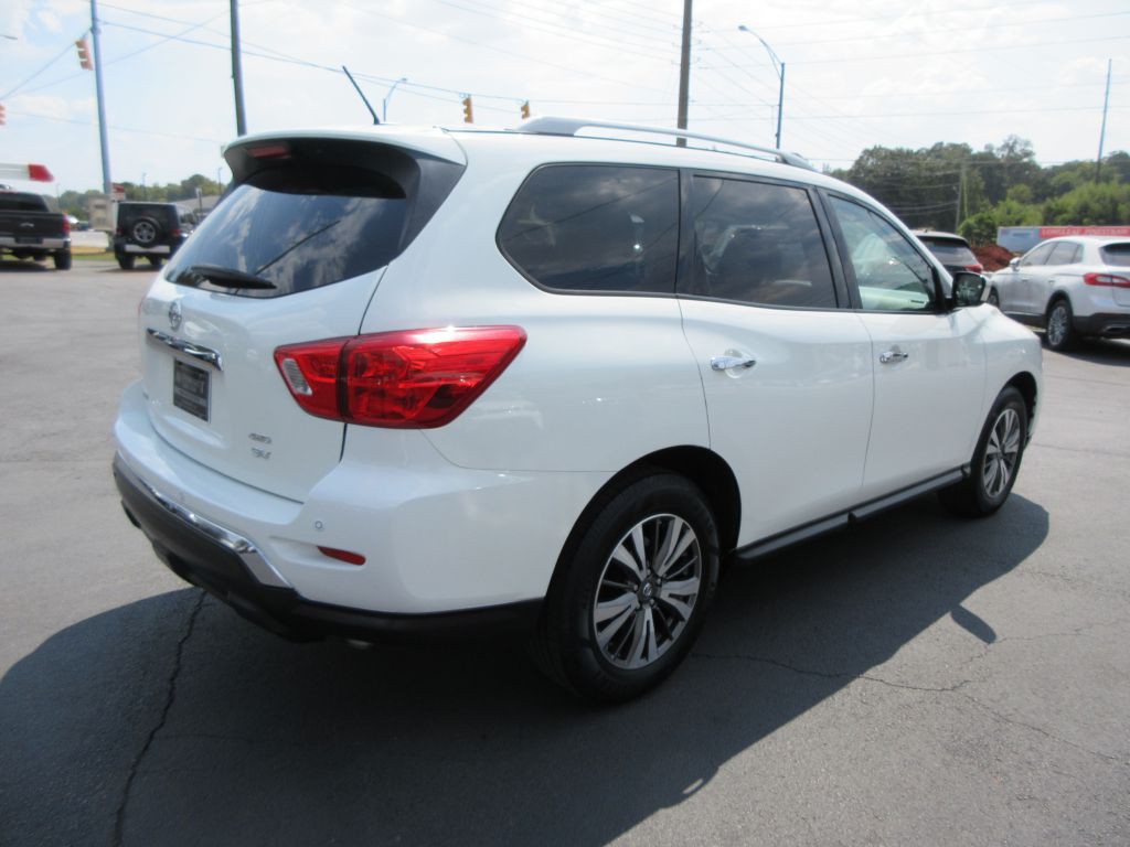 2017 Nissan Pathfinder Image 4