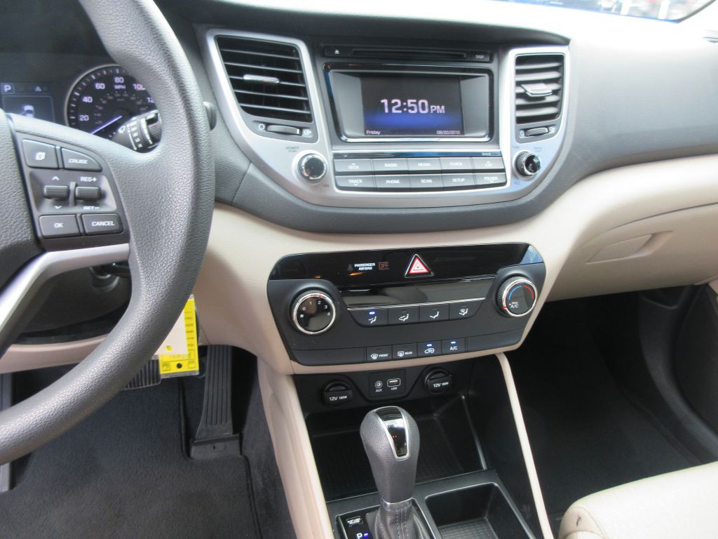 2016 Hyundai Tucson Image 9