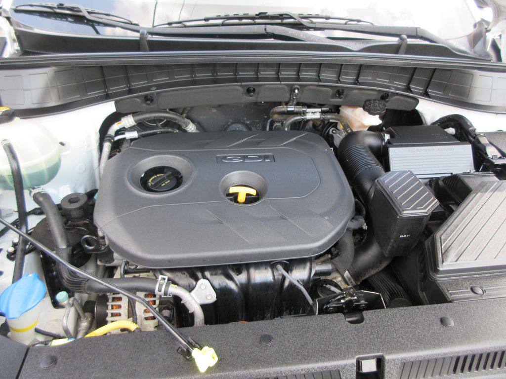 2016 Hyundai Tucson Image 16