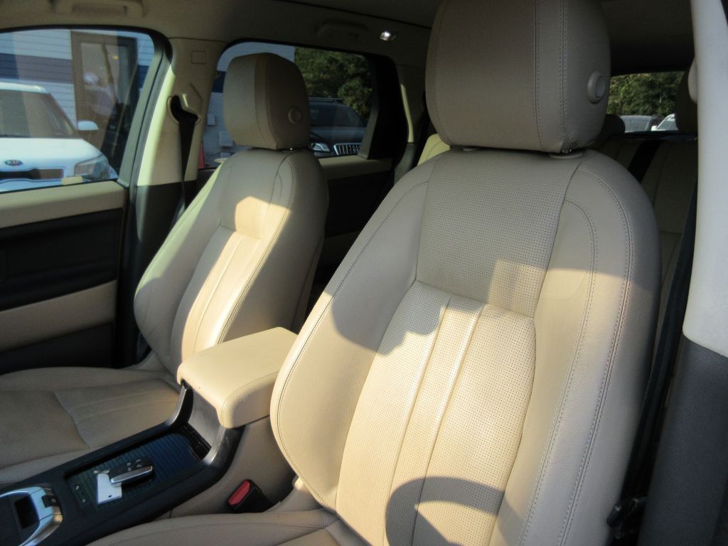 2019 Land Rover Discovery Sport Image 12