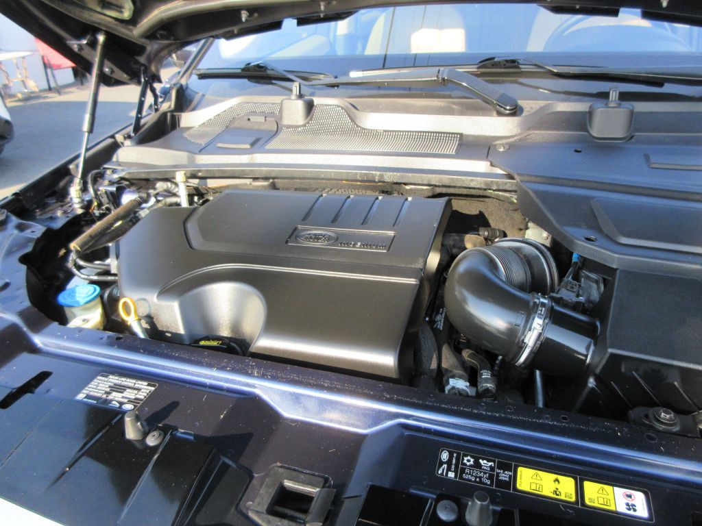 2019 Land Rover Discovery Sport Image 17