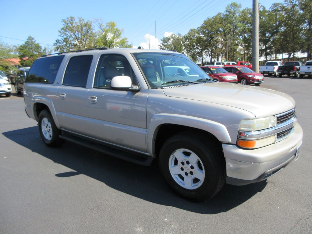 2005 Chevrolet Suburban Image 3