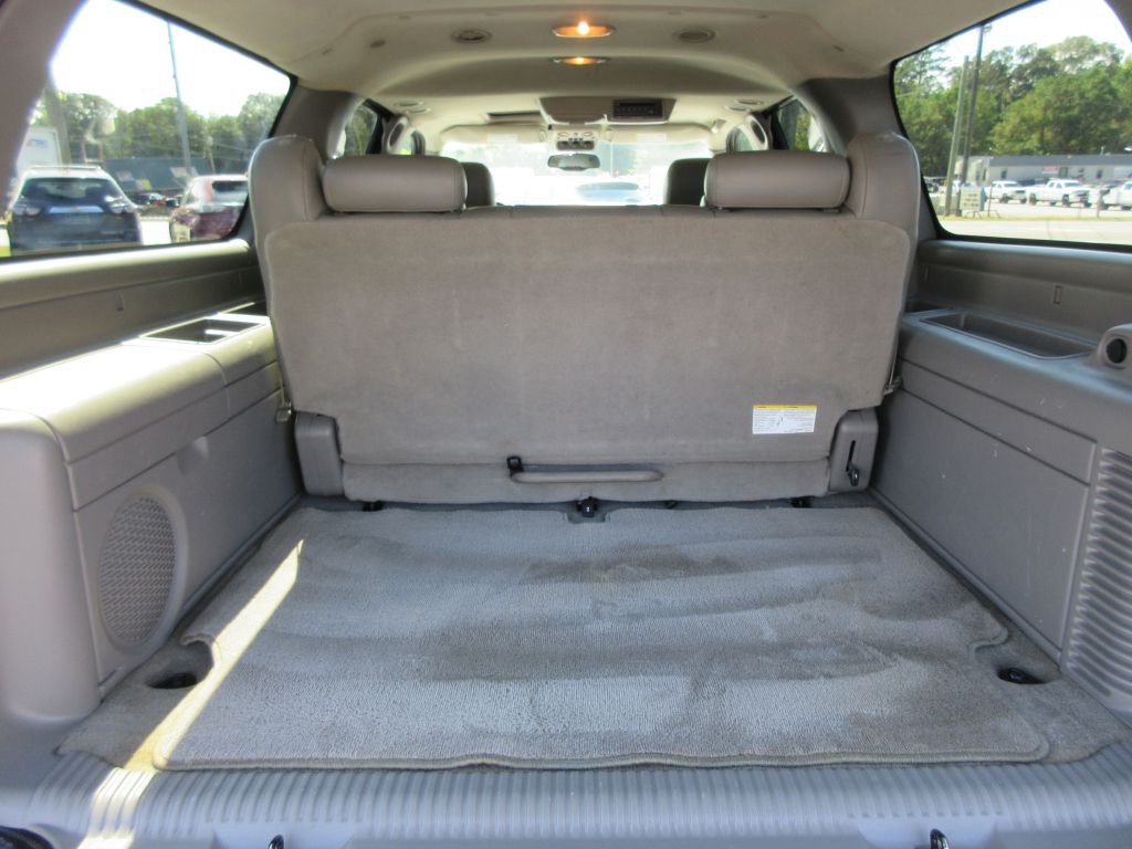 2005 Chevrolet Suburban Image 17