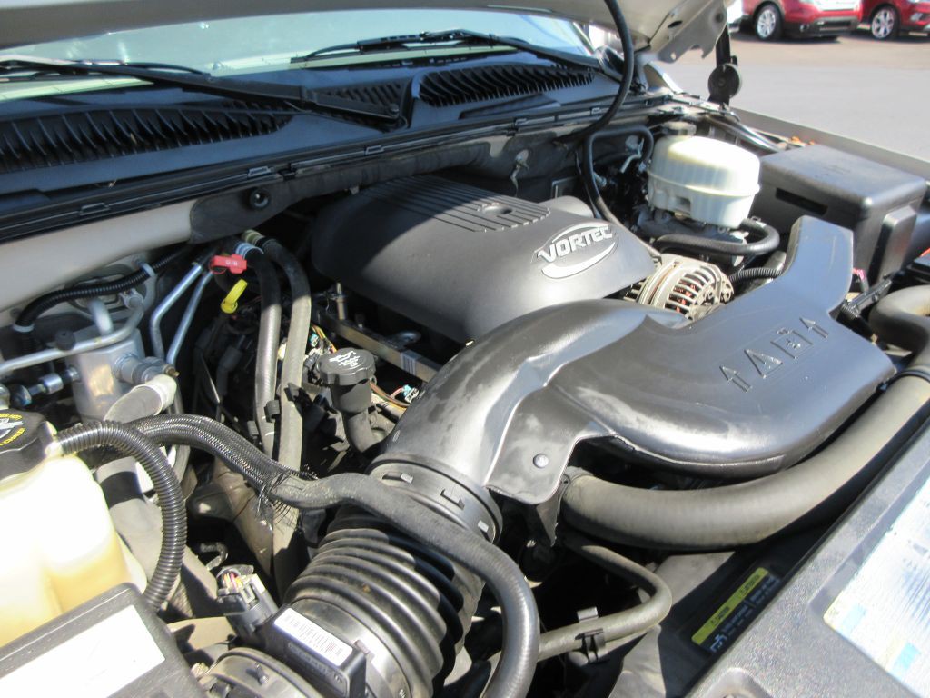 2005 Chevrolet Suburban Image 18