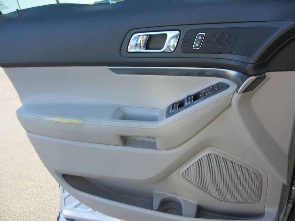 2015 Ford Explorer Image 10