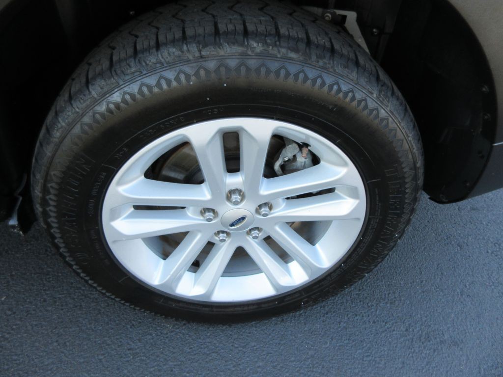 2015 Ford Explorer Image 14
