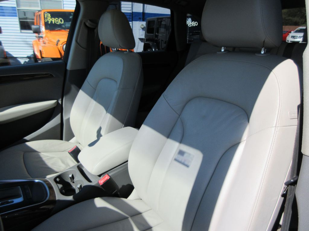2011 Audi Q5 Image 12