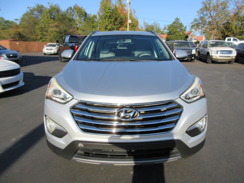2013 Hyundai Santa Fe Image 2