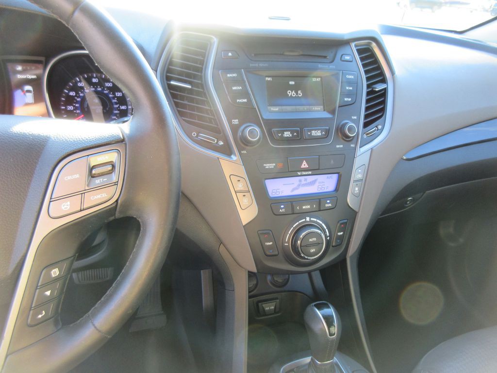 2013 Hyundai Santa Fe Image 9