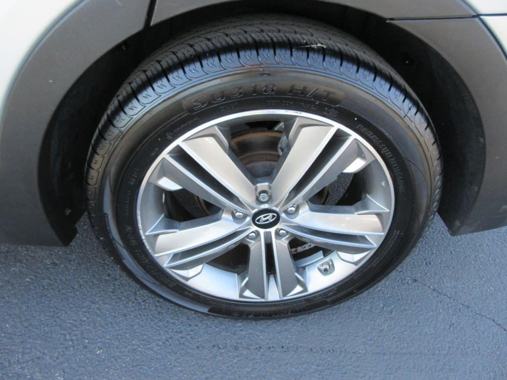 2013 Hyundai Santa Fe Image 15
