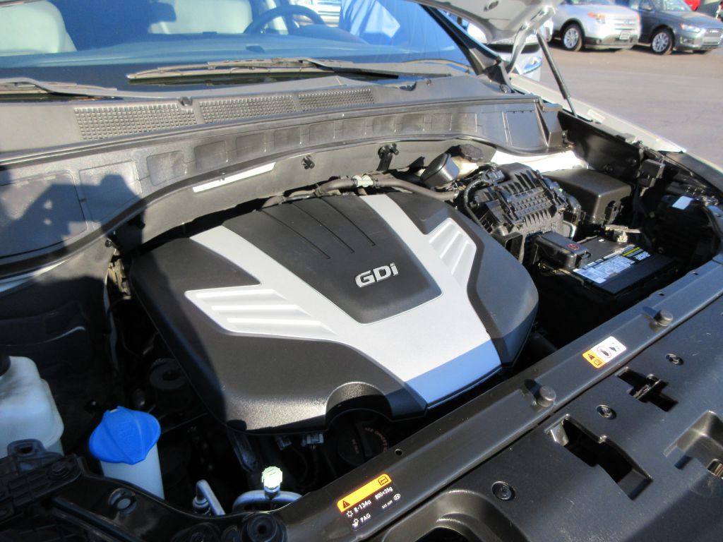 2013 Hyundai Santa Fe Image 17
