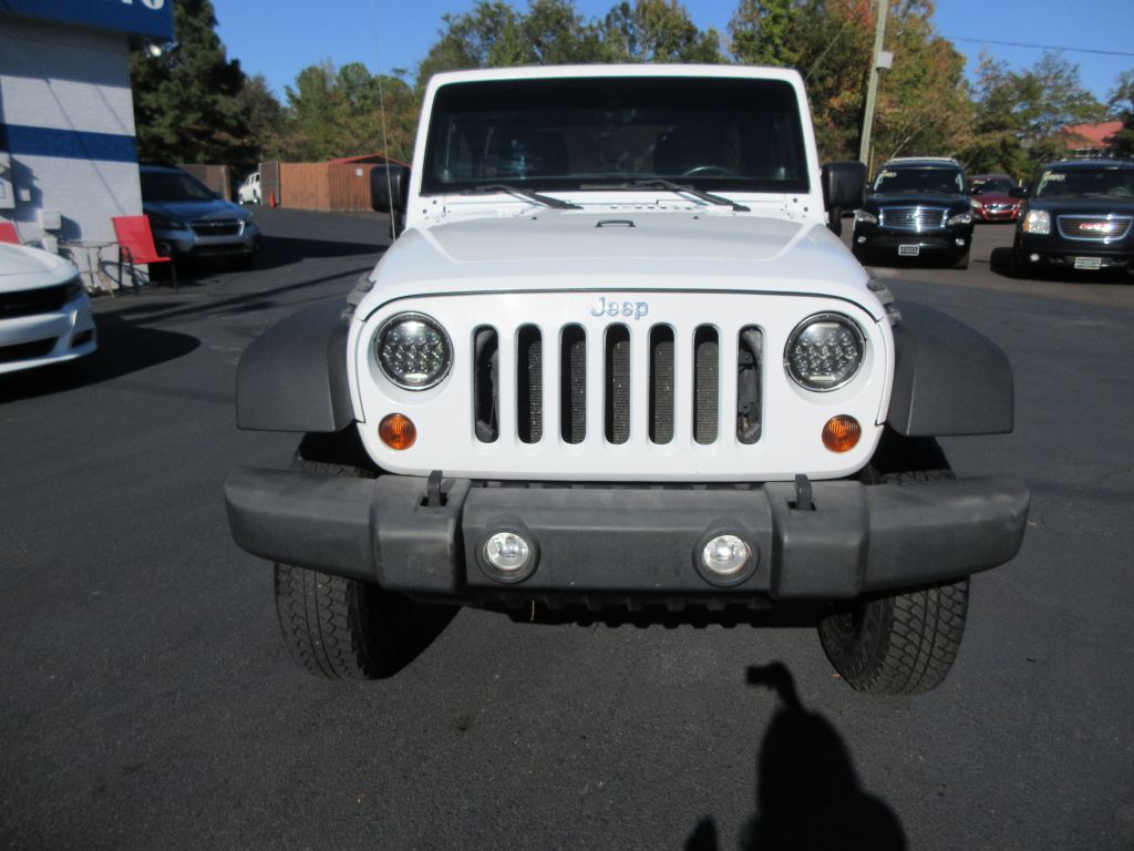 2013 Jeep Wrangler Unlimited Image 2