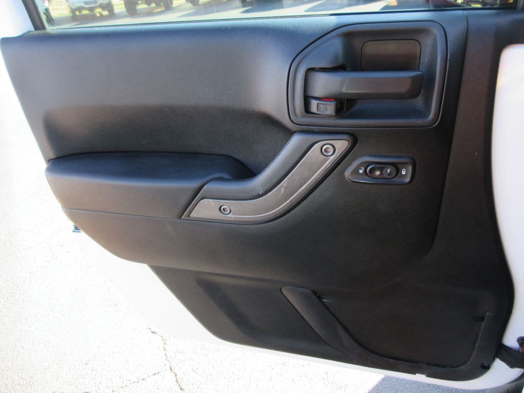 2013 Jeep Wrangler Unlimited Image 9