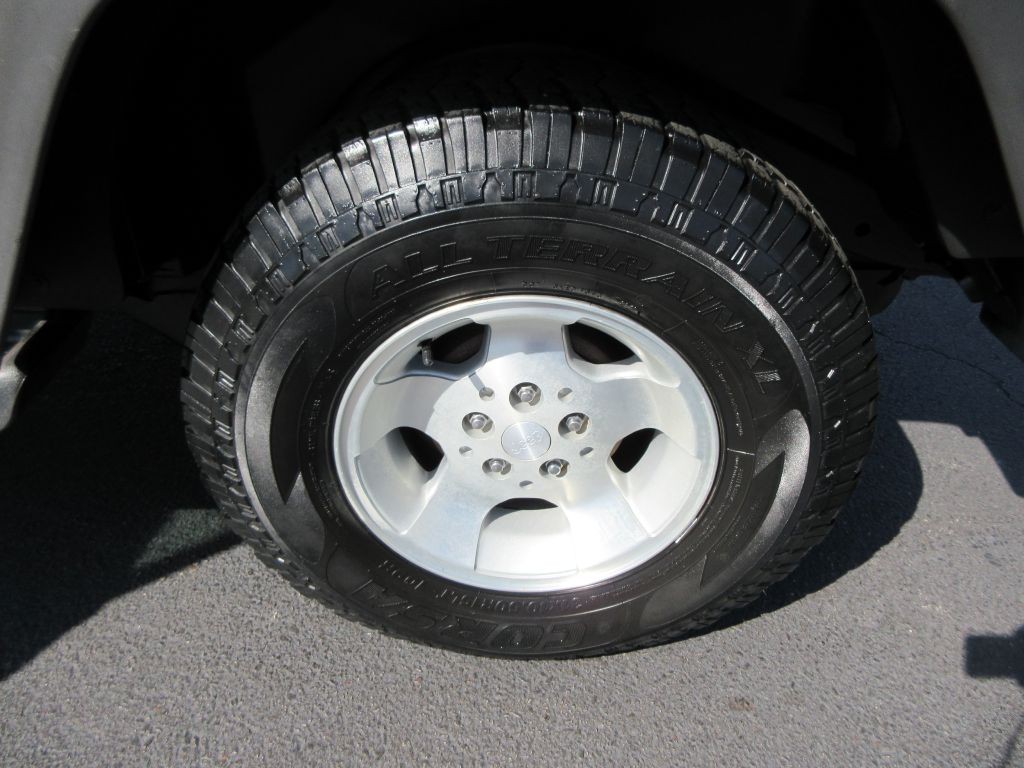 2003 Jeep Wrangler Image 13