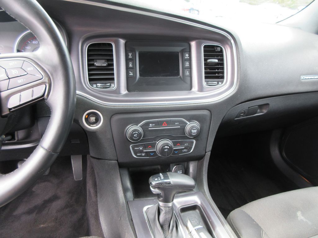 2015 Dodge Charger Image 9