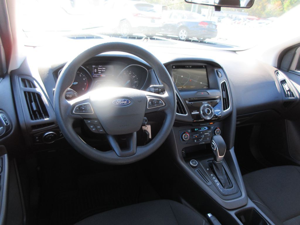 2017 Ford Focus Image 7