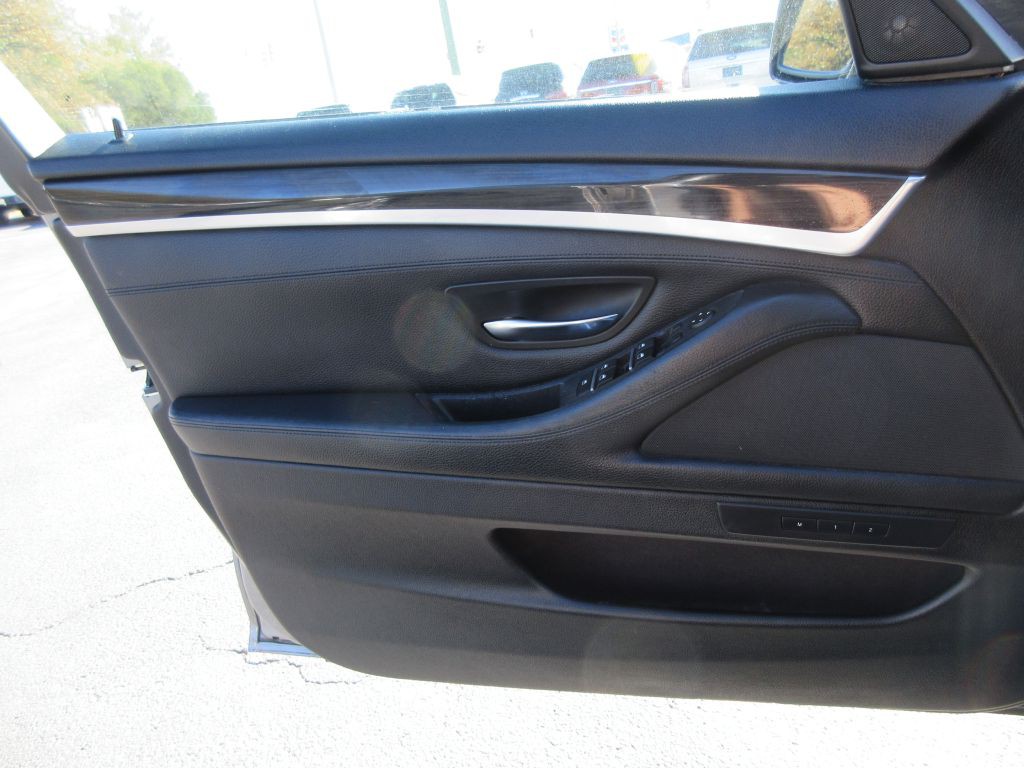 2013 BMW 5 Series Image 10