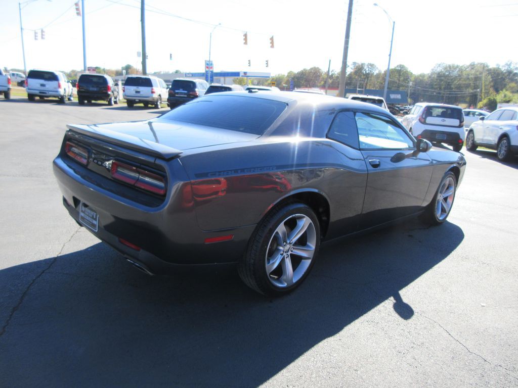 2015 Dodge Challenger Image 4