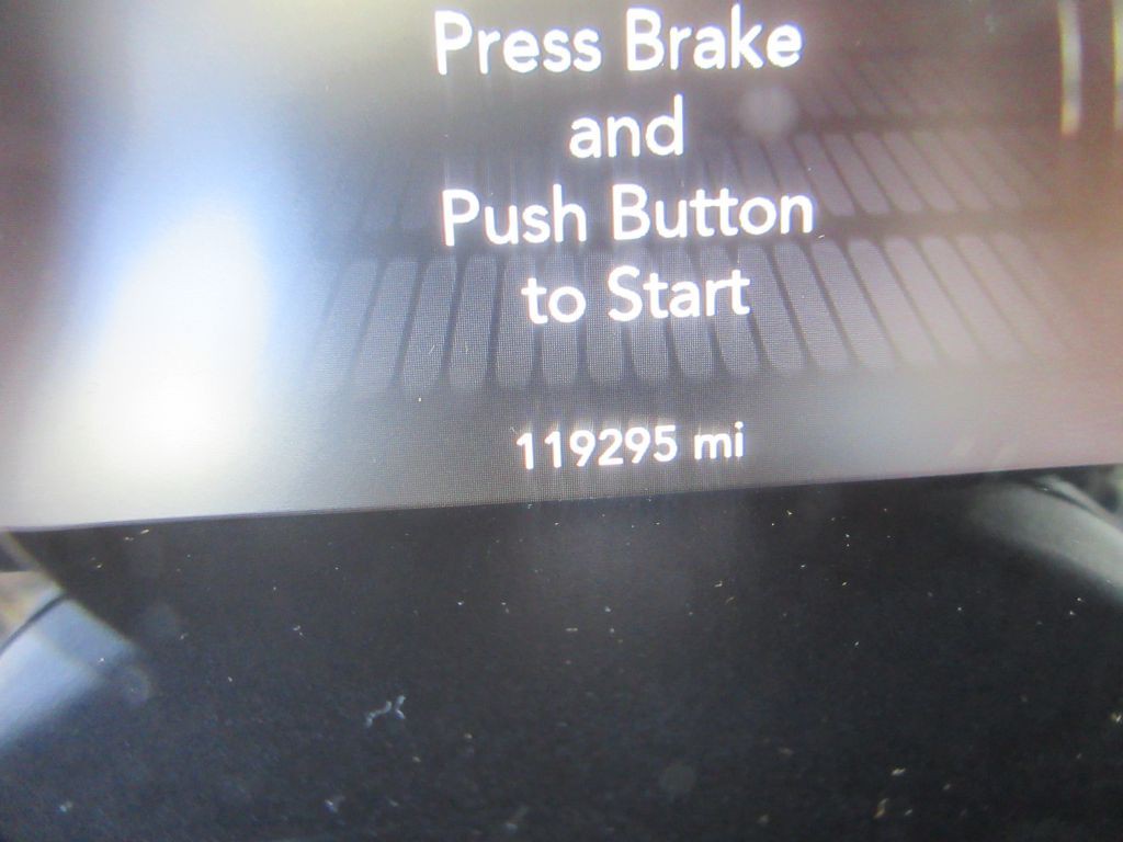 2015 Dodge Challenger Image 7