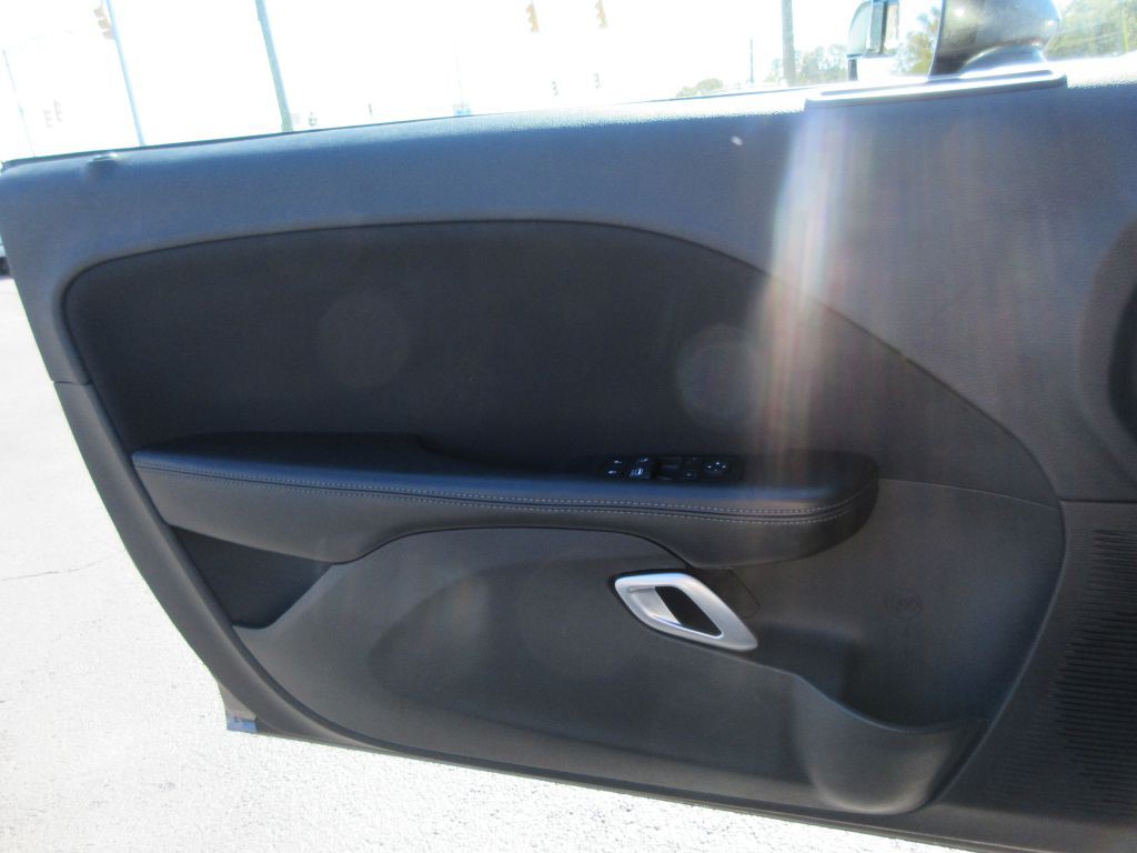 2015 Dodge Challenger Image 9