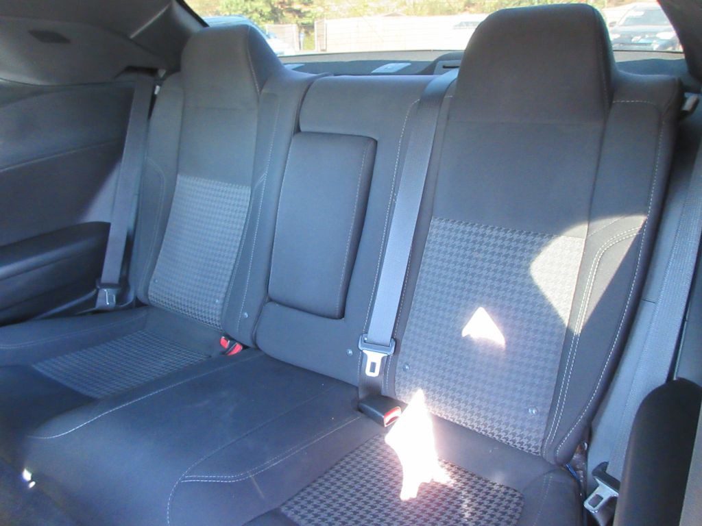 2015 Dodge Challenger Image 11