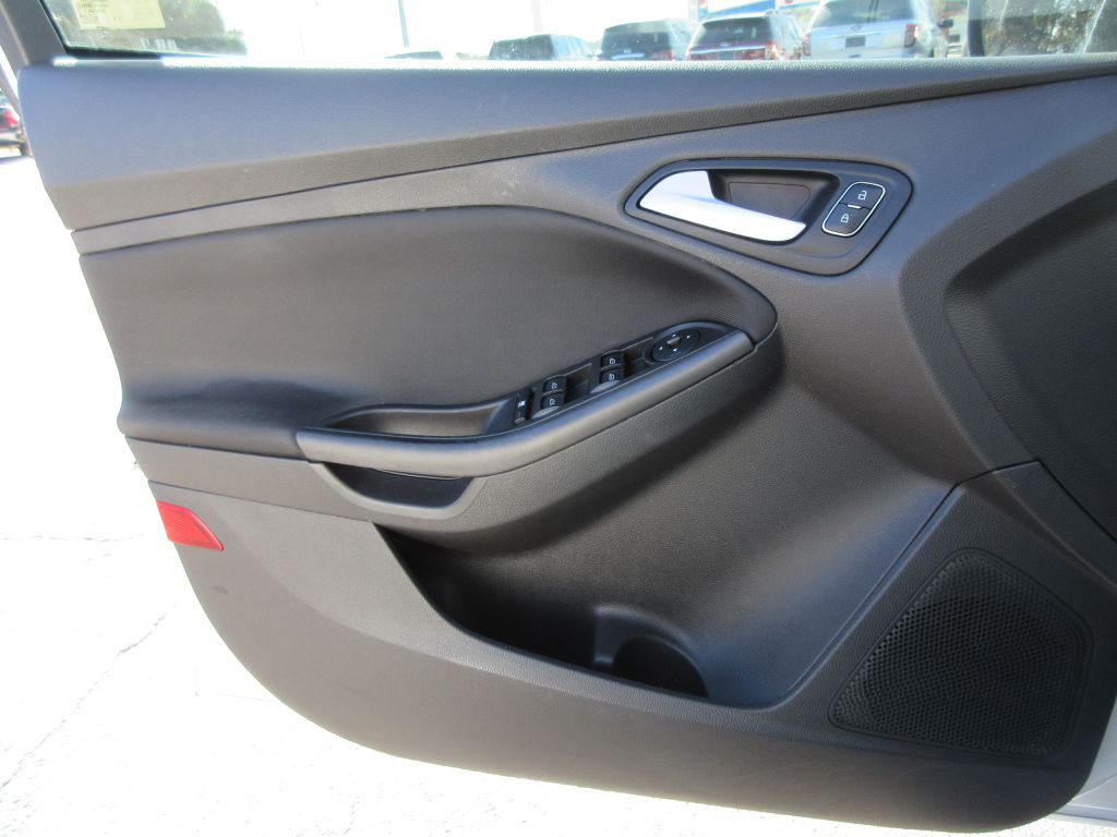 2018 Ford Focus Image 10