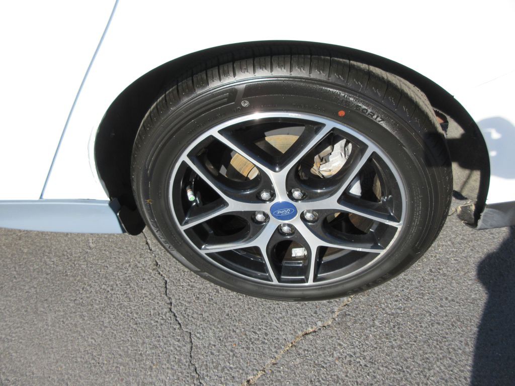 2018 Ford Focus Image 15