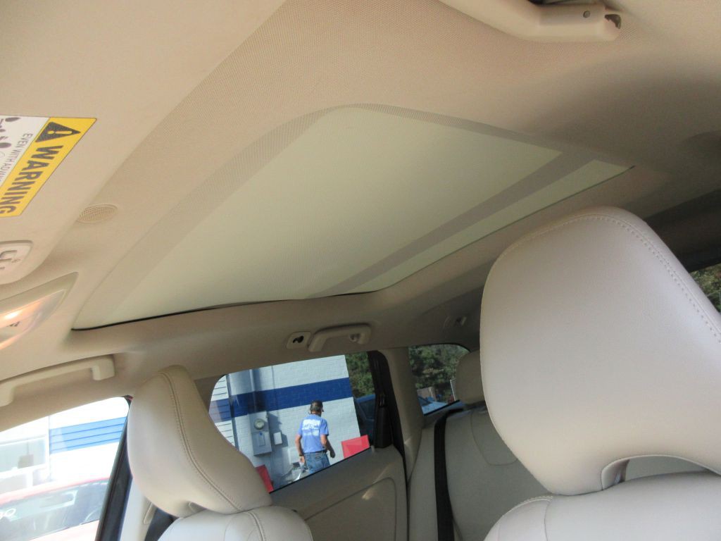 2016 Volvo XC60 Image 11