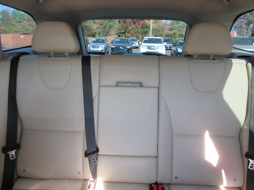 2016 Volvo XC60 Image 13