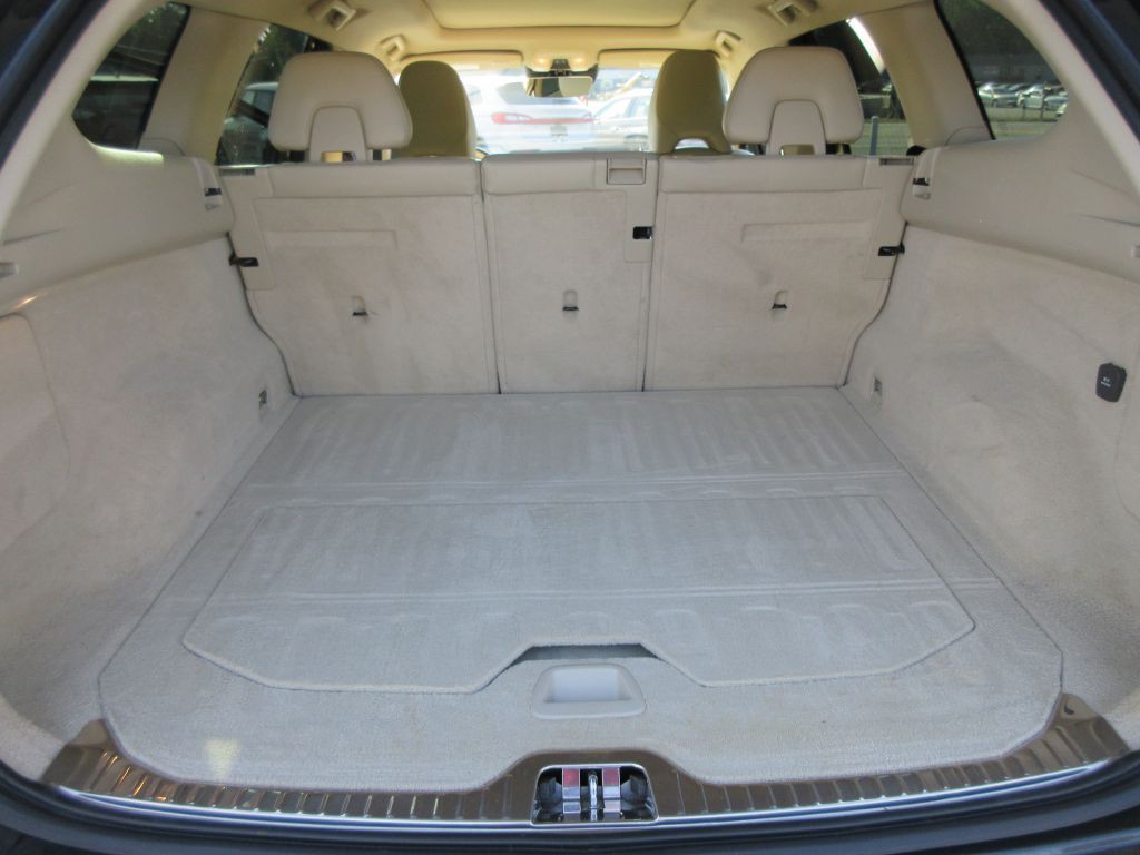 2016 Volvo XC60 Image 16