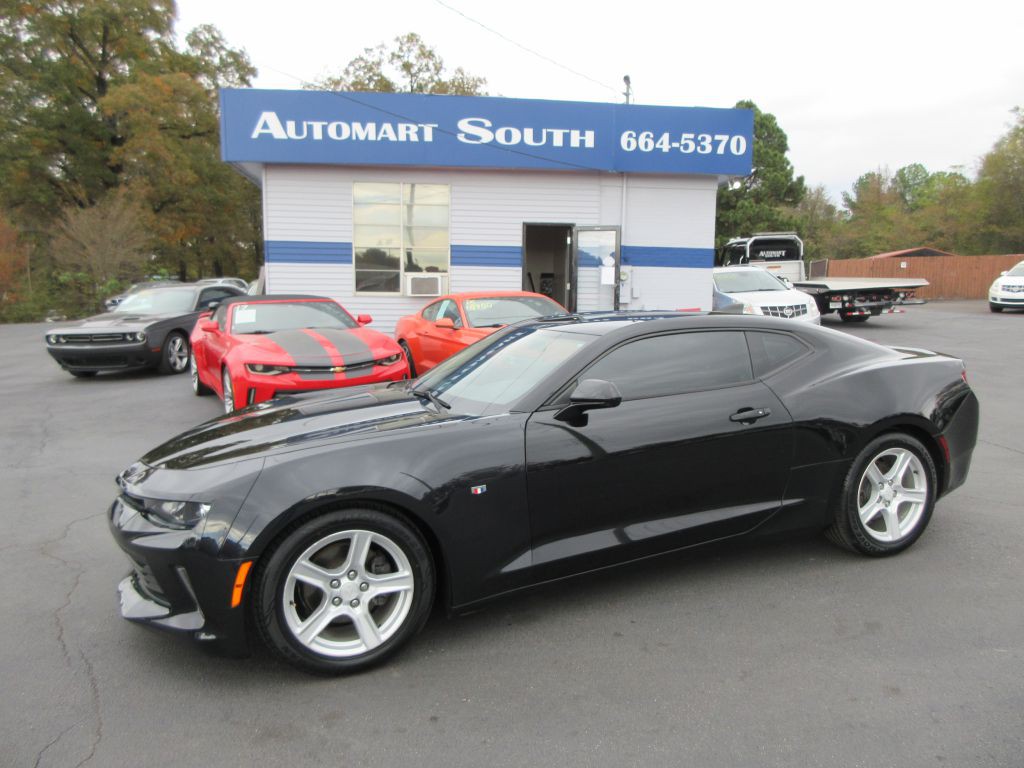 2017 Chevrolet Camaro Image 1